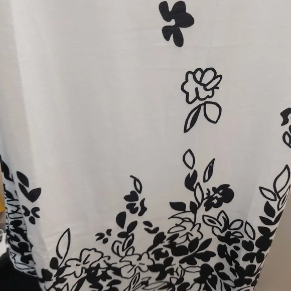 💢Sold💢Floral print white and black women's summer dress - Picture 6 of 10